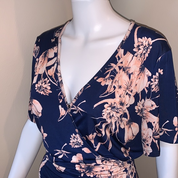 Venus- Floral Print Wrap Dress, SZ LG - Picture 3 of 7